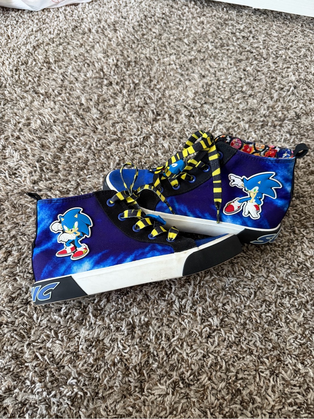 Sonic the Hedgehog High Top Shoes Sz 4